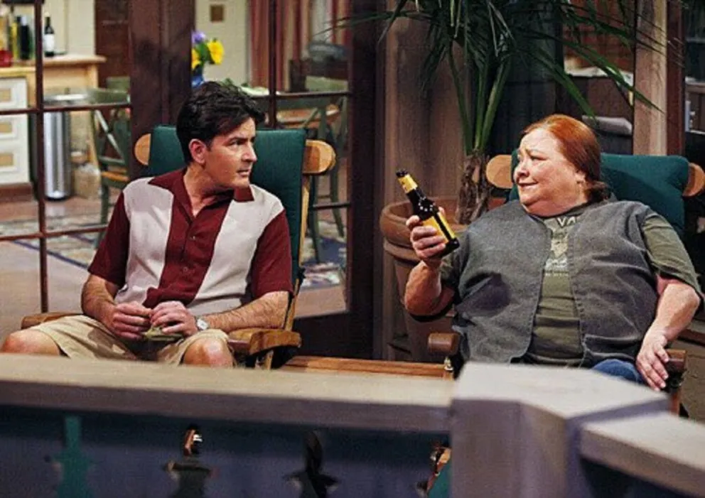 Falleció Conchata Ferrell, la querida "Berta" en la serie Two and a Half Men