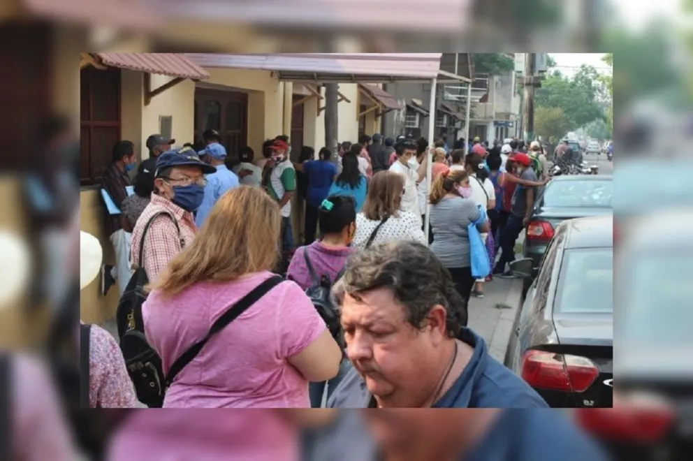 Salteños amontonados en Tartagal