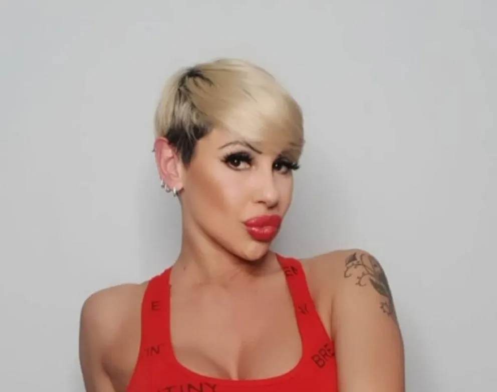 A puro fuego: Monica Farro subió la temperatura con un baile muy sensual que despertó suspiros