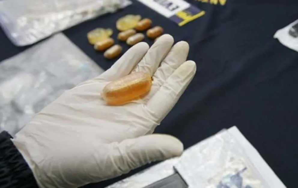 Tenía 40 cápsulas de cocaína en el estómago y terminó internada