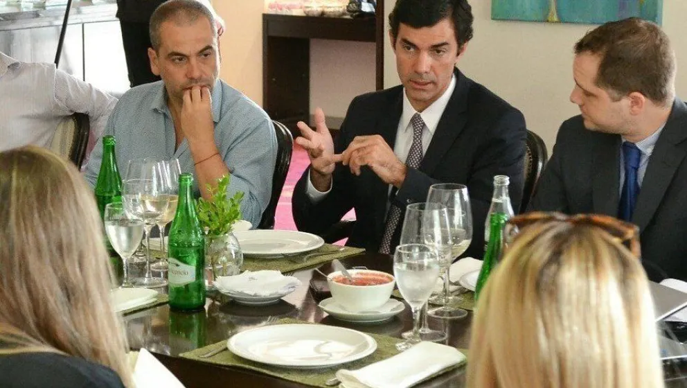 Urtubey ofició de anfitrión junto a importantes dirigentes del peronismo