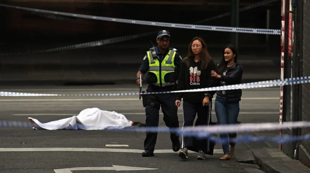 VIDEO. Un terrorista mató una persona en pleno centro