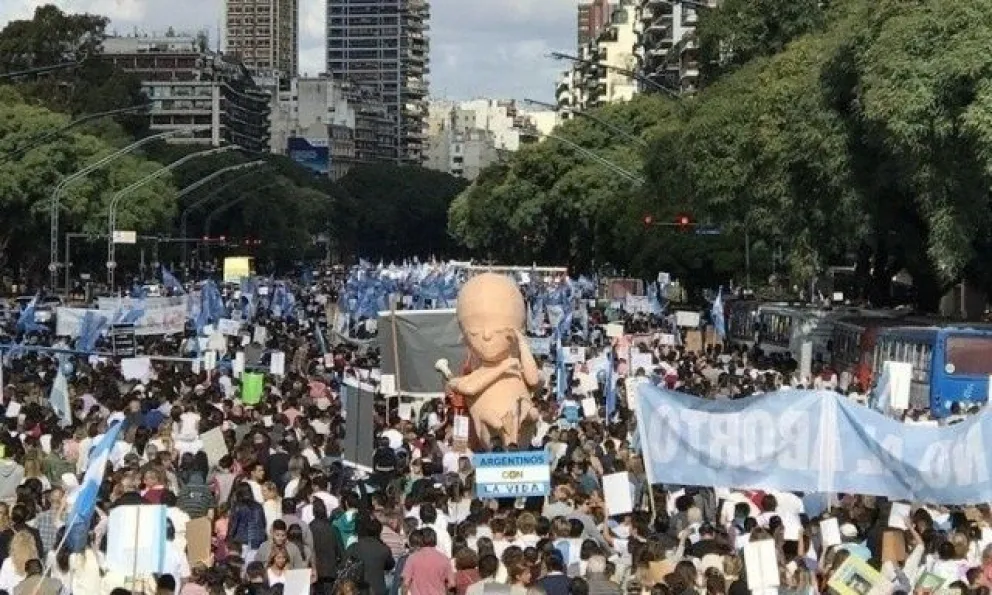 29 de 49 legisladores tucumanos apoyan un proyecto para evitar abortos en caso de violación