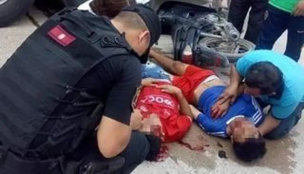 En Orán dos adolescentes chocaron violentamente contra un camión