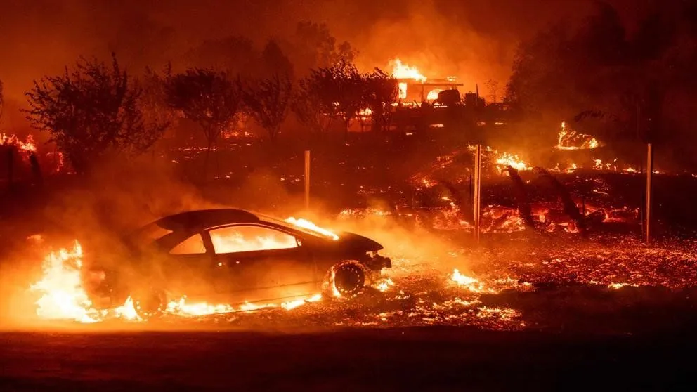El peor incendio de la historia en California: medios dicen que fue provocado por la chispa de un auto
