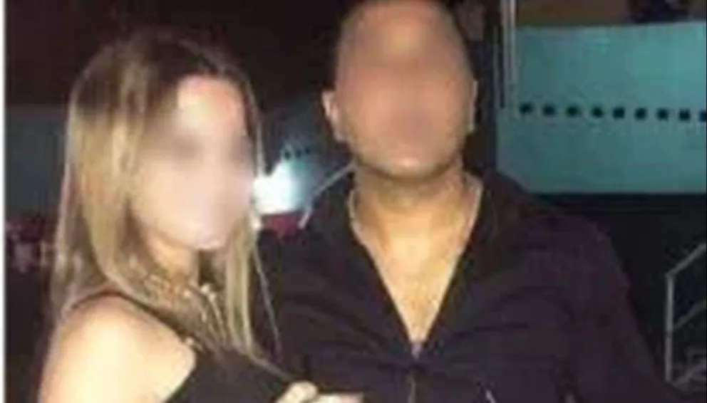 Policía conduce borracho, con armas y mujeres bailando reggaeton. VIDEO