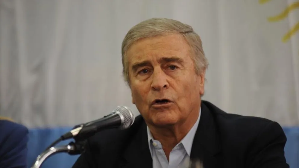 ARA San Juan: la bandera flamerará a media asta y se decretará duelo nacional