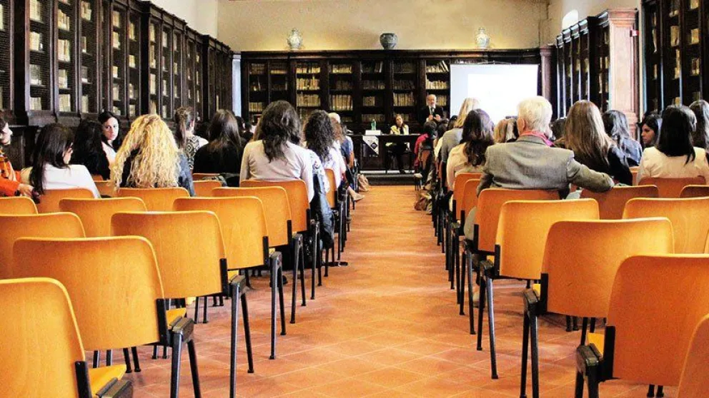 Chile: Estudiante le propina un puñetazo en la cara a un profesor [VIDEO]