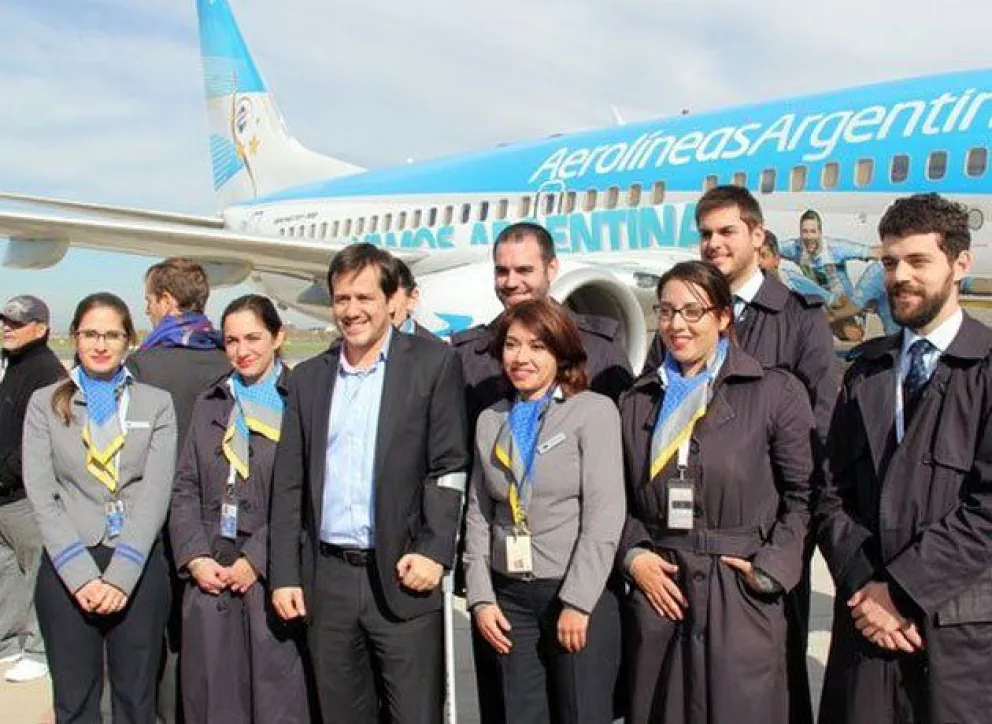 Aerolíneas Argentina: 376 empleados y los aeronáuticos fueron suspendidos