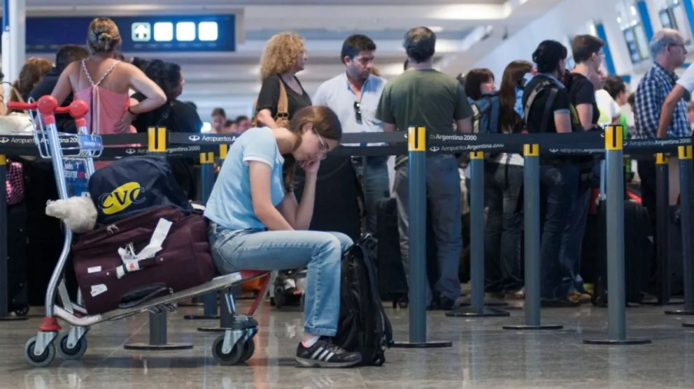 Sin acuerdo: comunicaron paro total de aviones