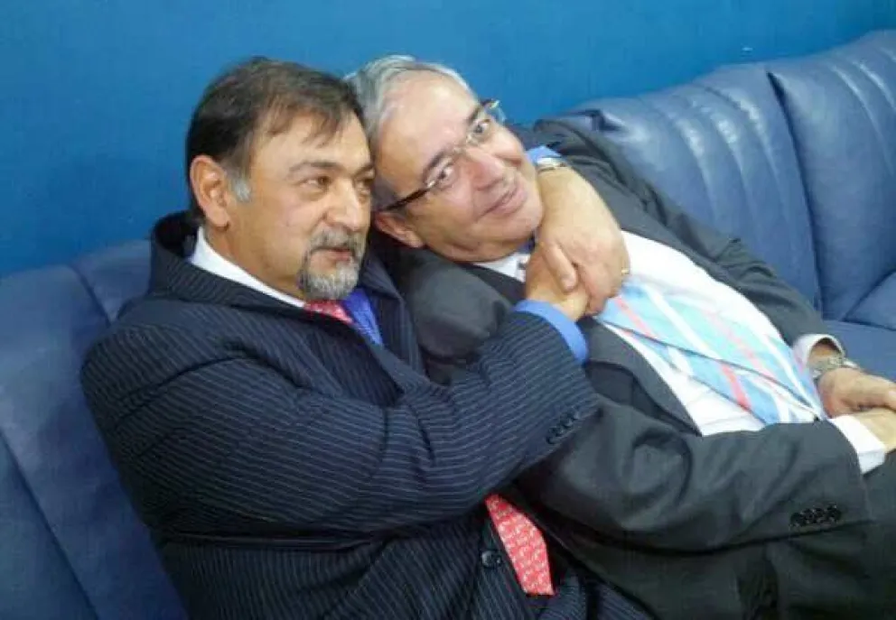 A Santiago Godoy le tiembla la choza: frenético rejunte del 'Indio” para armar una tribu