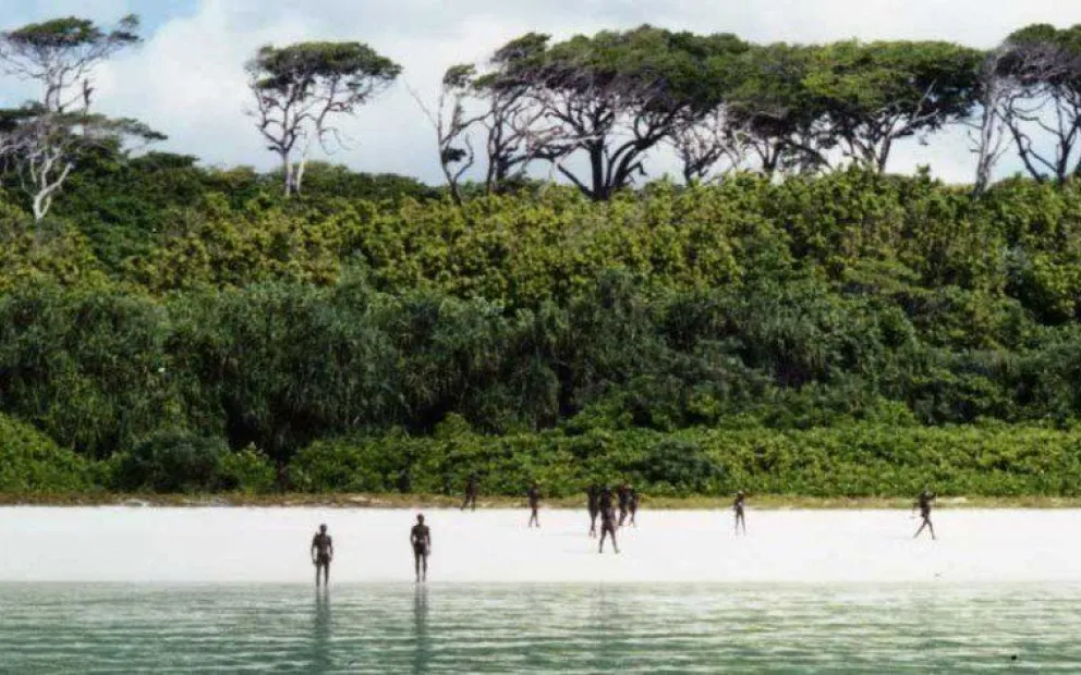 Viajó para "evangelizar" a una tribu aislada del mundo, mirá lo que le hicieron