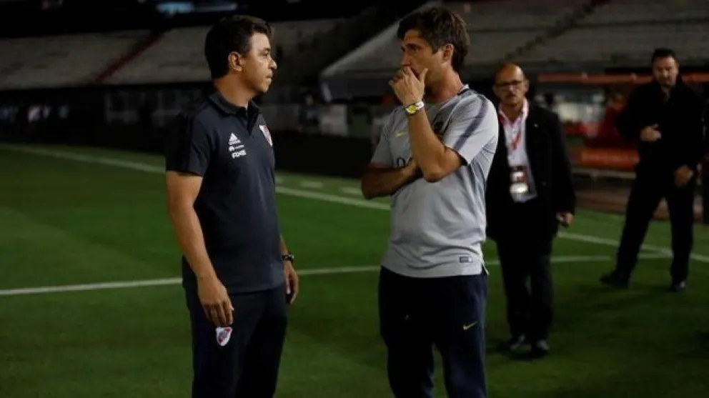 VIDEO. Gallardo apareció en la cancha y se encontró con el equipo de Boca