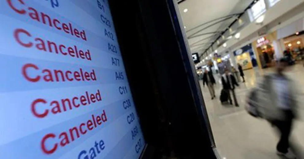 Aerolíneas deja sin vuelos a 40 mil pasajeros. ¿Qué hacer si fuiste afectado?