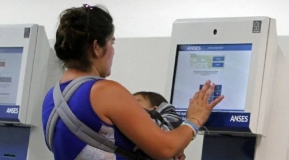 Los beneficiarios de uno de los planes sociales cobrarán un bono extra en diciembre