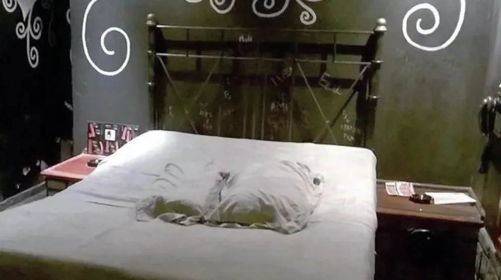 Engaño planificado: padre lleva engañada a su hija de 12 y la obliga e entrar a un albergue transitorio