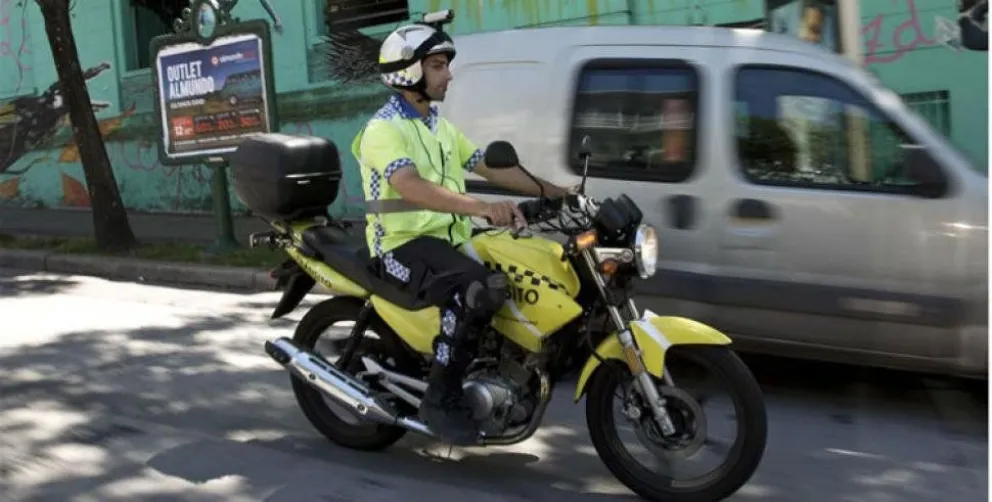 En su cara: le robaron la moto a un municipal en pleno centro