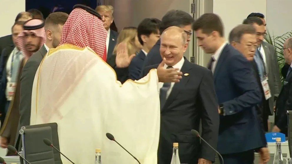 VIDEO. ¡Choque los 5! El simpático saludo entre Putin y el príncipe bin Salman