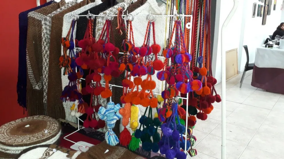 Punto artesanal: feria de Artesanos de Salta y Jujuy