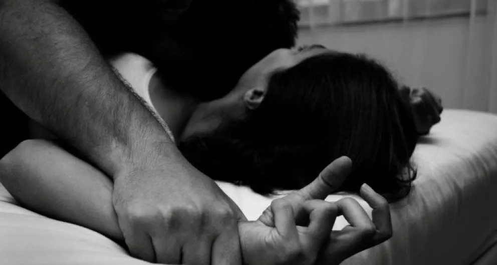 Su hija vio todo: salteña bebió, se emborrachó y fue violada por su cuñado