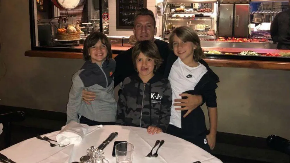 Maxi López se reencontró con sus tres hijos: "Cuantas noches sin dormir pensando en ustedes"