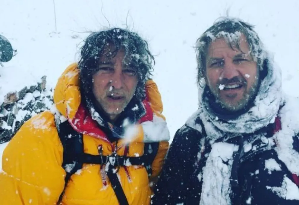 Facundo Arana y Javier Calamaro varados en el Aconcagua hace días