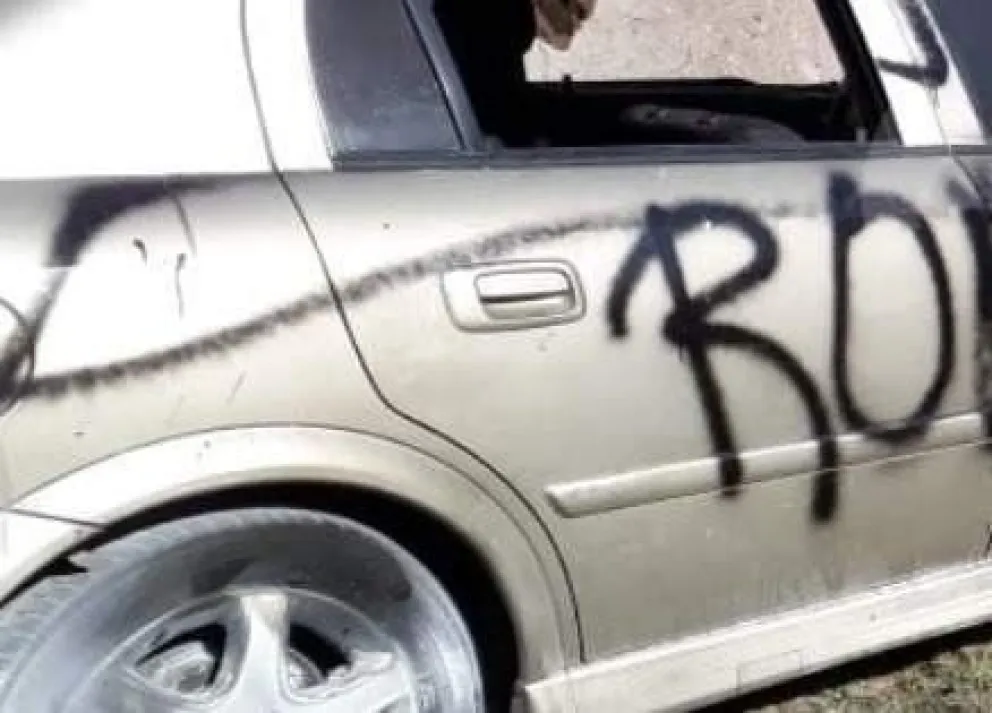 Incendió un auto por despecho, pero se confundió de persona