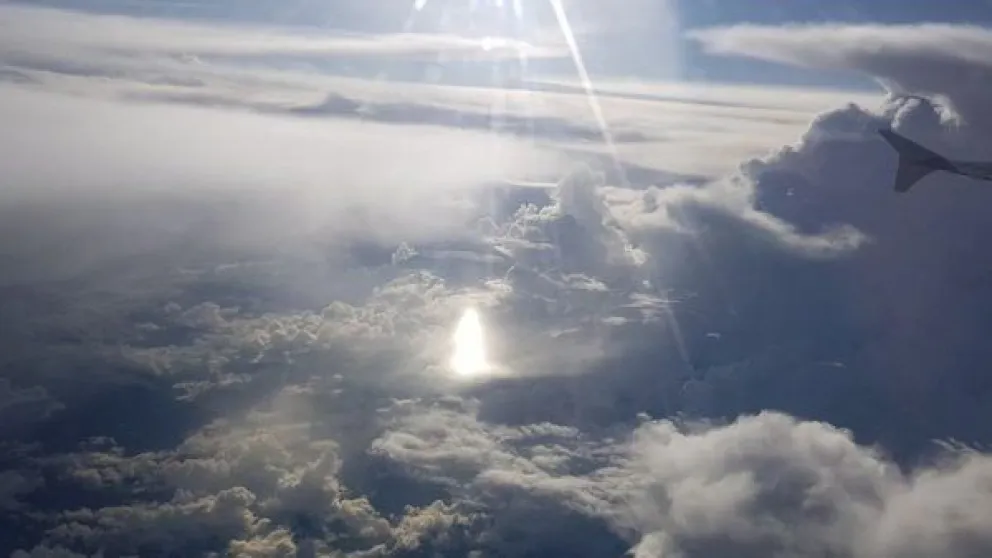 Salteño quiso sacarle una foto al cielo pero le apareció una sorprendente imagen