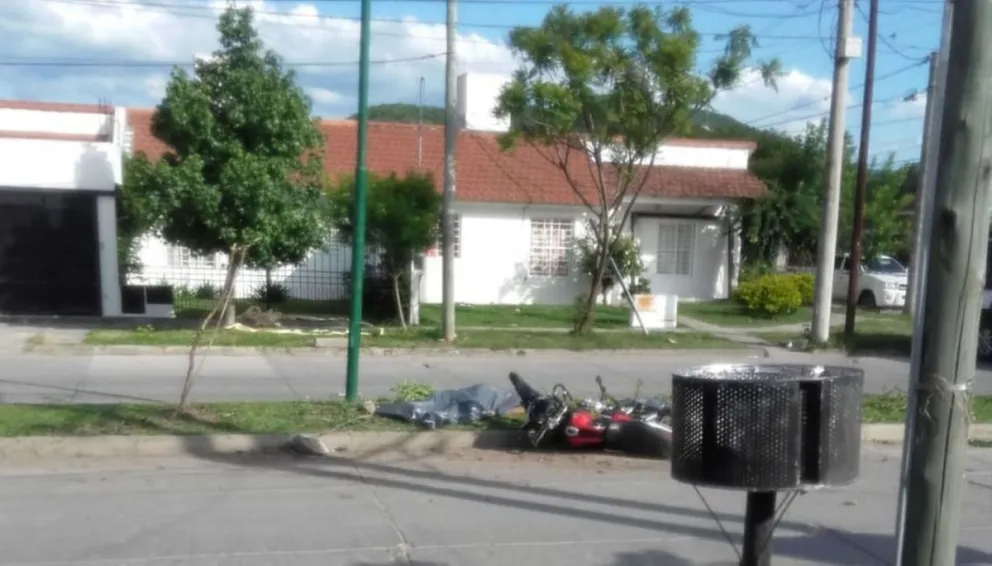 Víctima 203 en Salta: impactó de lleno contra un poste