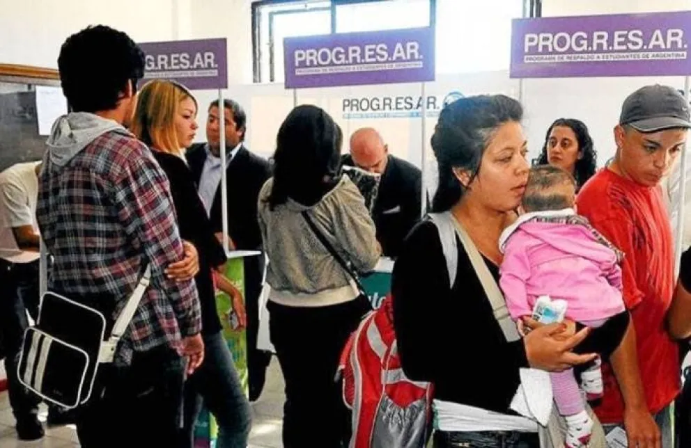 Los beneficiarios de planes sociales cobrarán bono. ¿De cuánto será?