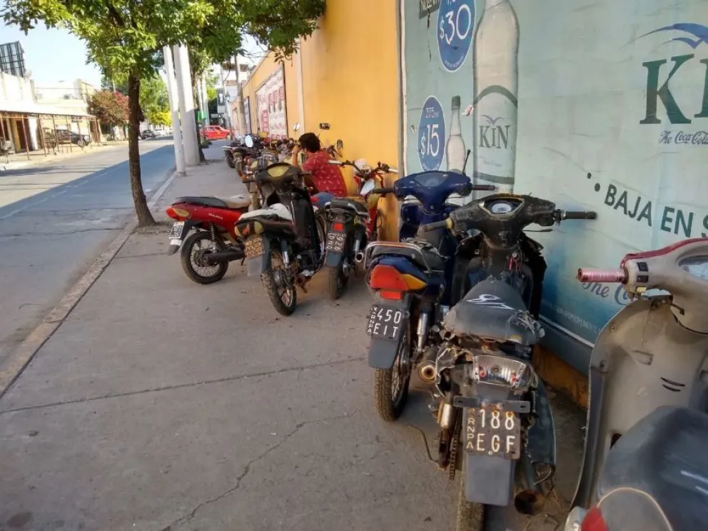 Viveza criolla: Salteño vende las motos que compró en un remate municipal