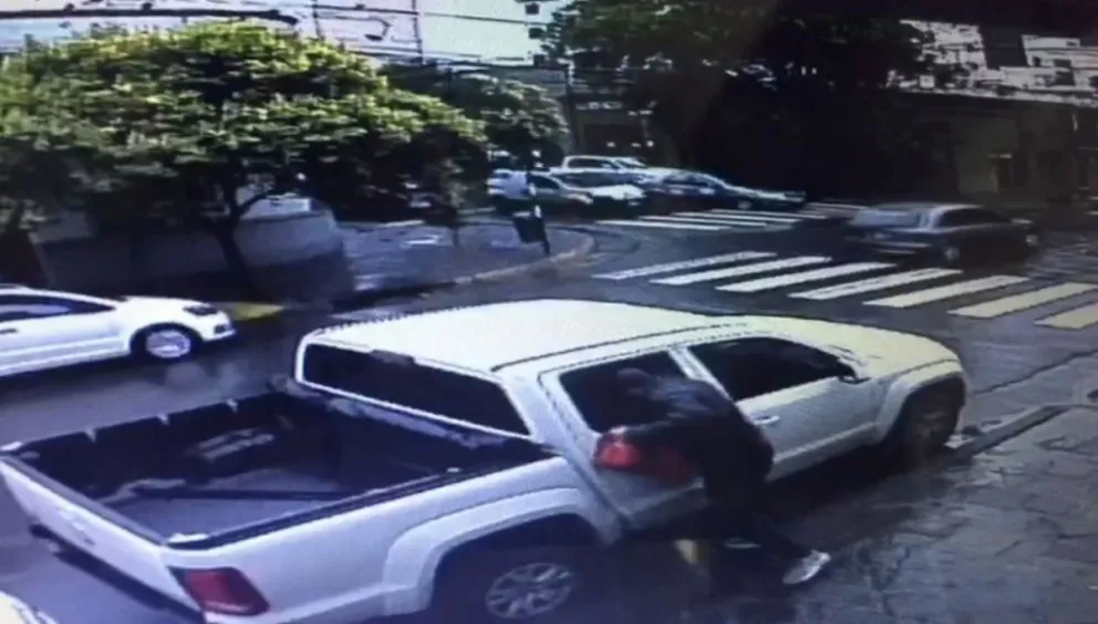 Vídeo: robo a plena luz del día