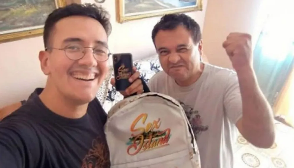 Tiene 16 años, es virgen y ganó un viaje gratis a una isla sexual del Caribe