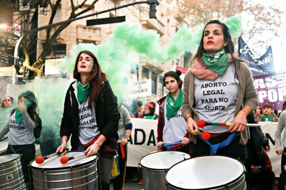 El Besazo, una provocación innecesaria de una minoría desesperada