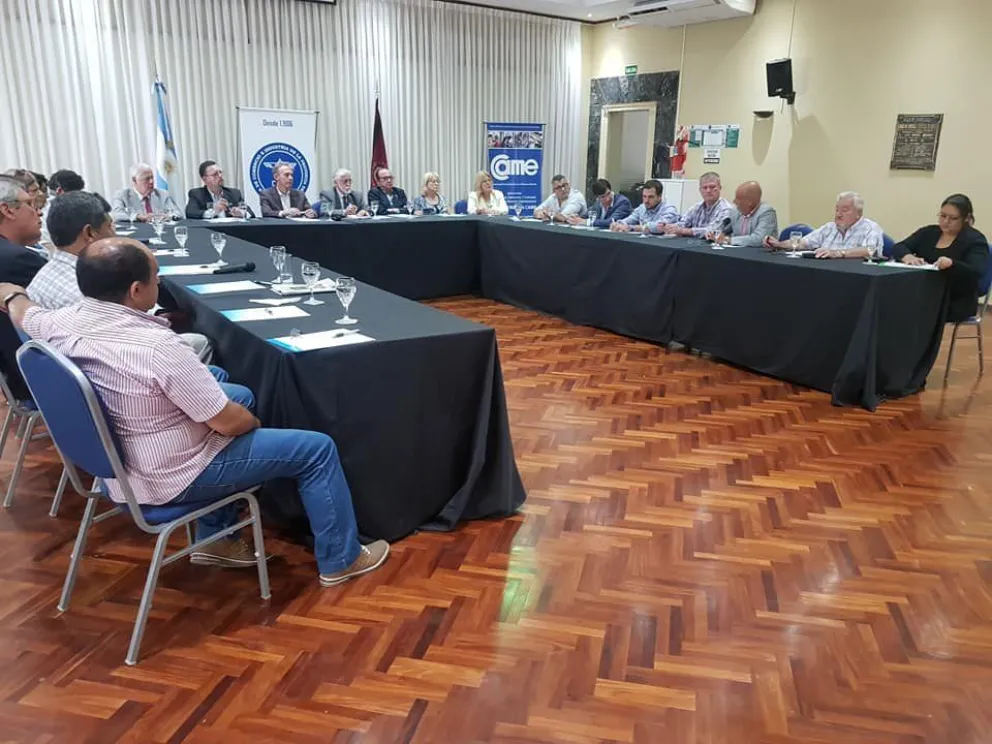 Reunión de cámaras de empresarios: la crisis golpea al comercio salteño