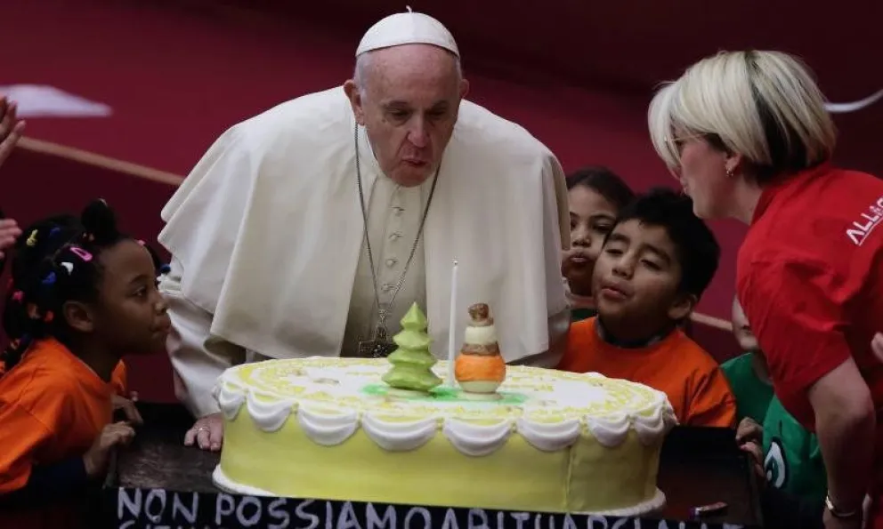 Dale play y mirá la vida del Papa Francisco en 1 minuto