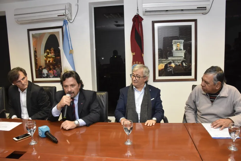 Sáenz:  "Esto es hacer justicia.Vienen esperando hace más de 25 años, muchos fallecieron esperando esta noticia"