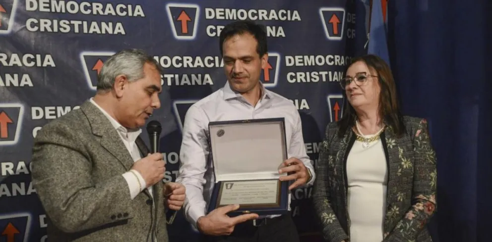El médico que no quiso practicar un aborto fue homenajeado