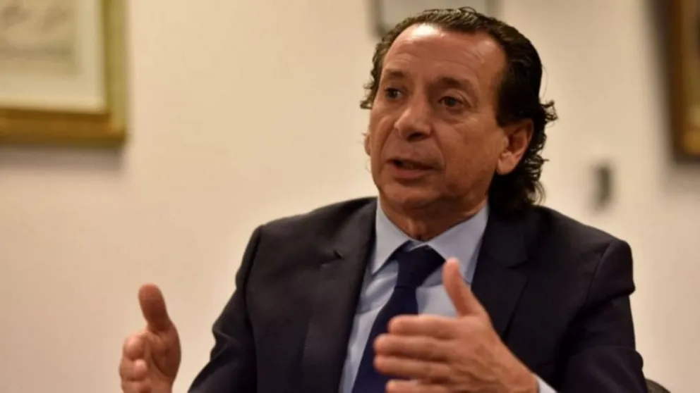 Dante Sica: "El salario no está perdiendo contra la inflación"