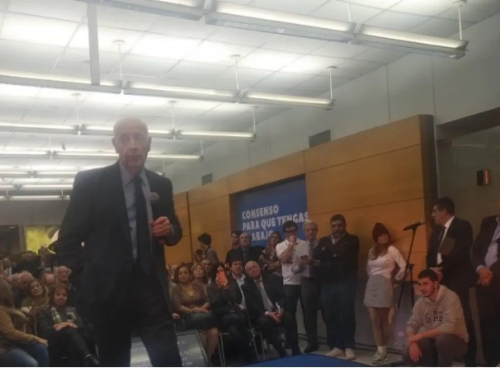 FOTOS. Roberto Lavagna lanzó su precandidatura a presidente por Consenso 19