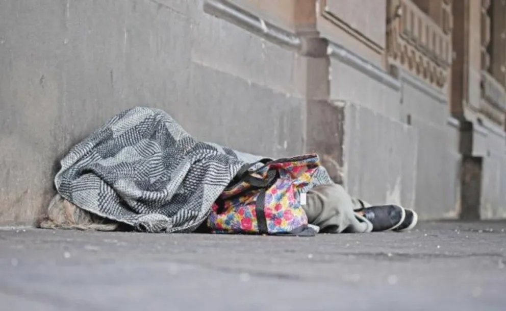 Indigente convulsionó en pleno macro centro