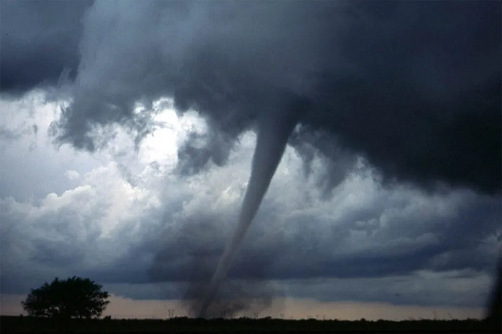 ¡Dale play!: terrórifico momento en el que llega un tornado en Chile