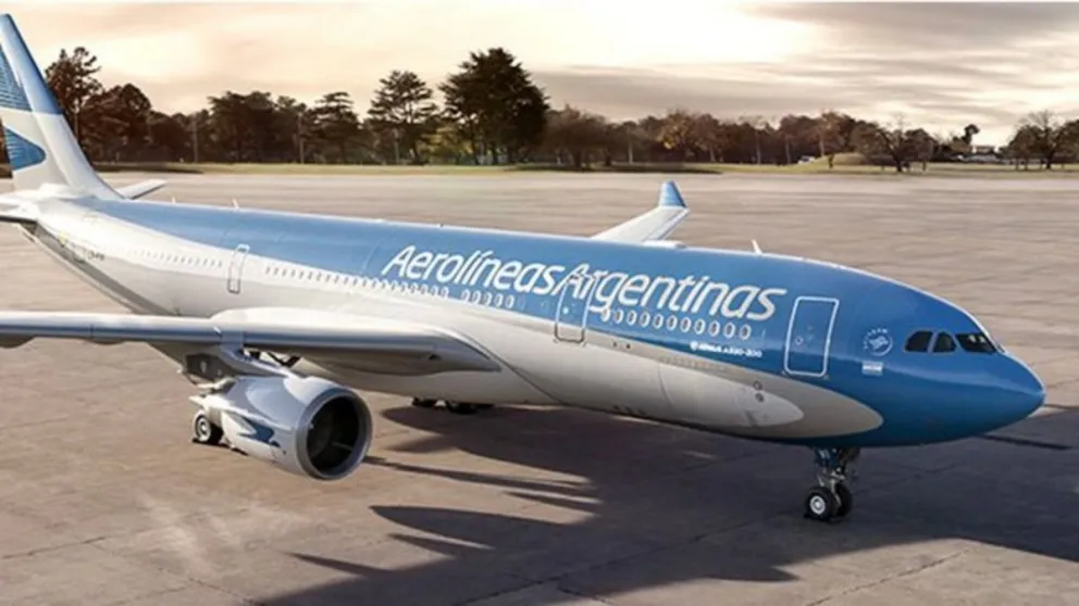 Terror en el aire: un avión argentino tuvo que aterrizar de urgencia