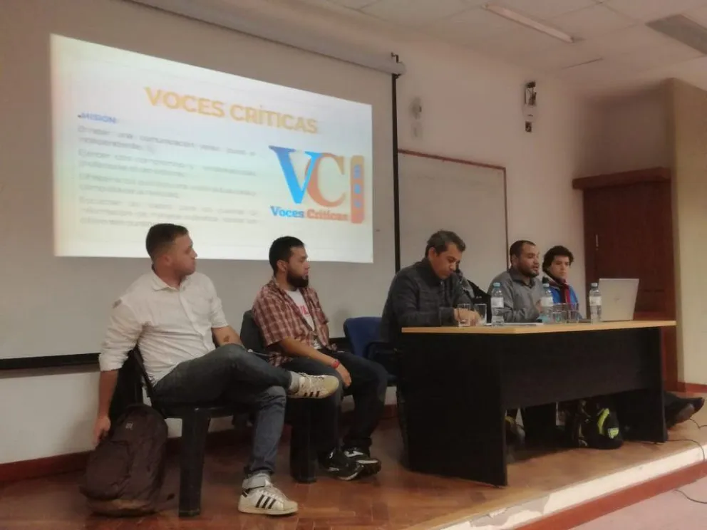 Parte del equipo de Voces Críticas realizó una exposición en la UNSA sobre periodismo digital, a alumnos de Comunicación y Periodismo