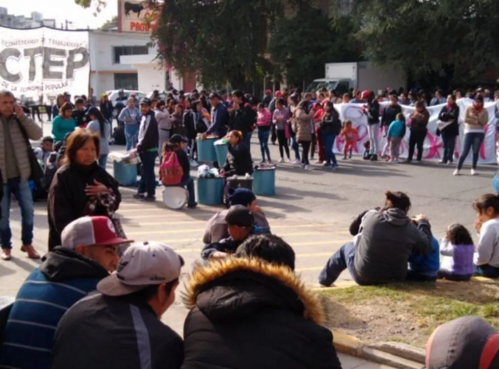 Luego de la protesta en el CCM, la Municipalidad responderá la petición