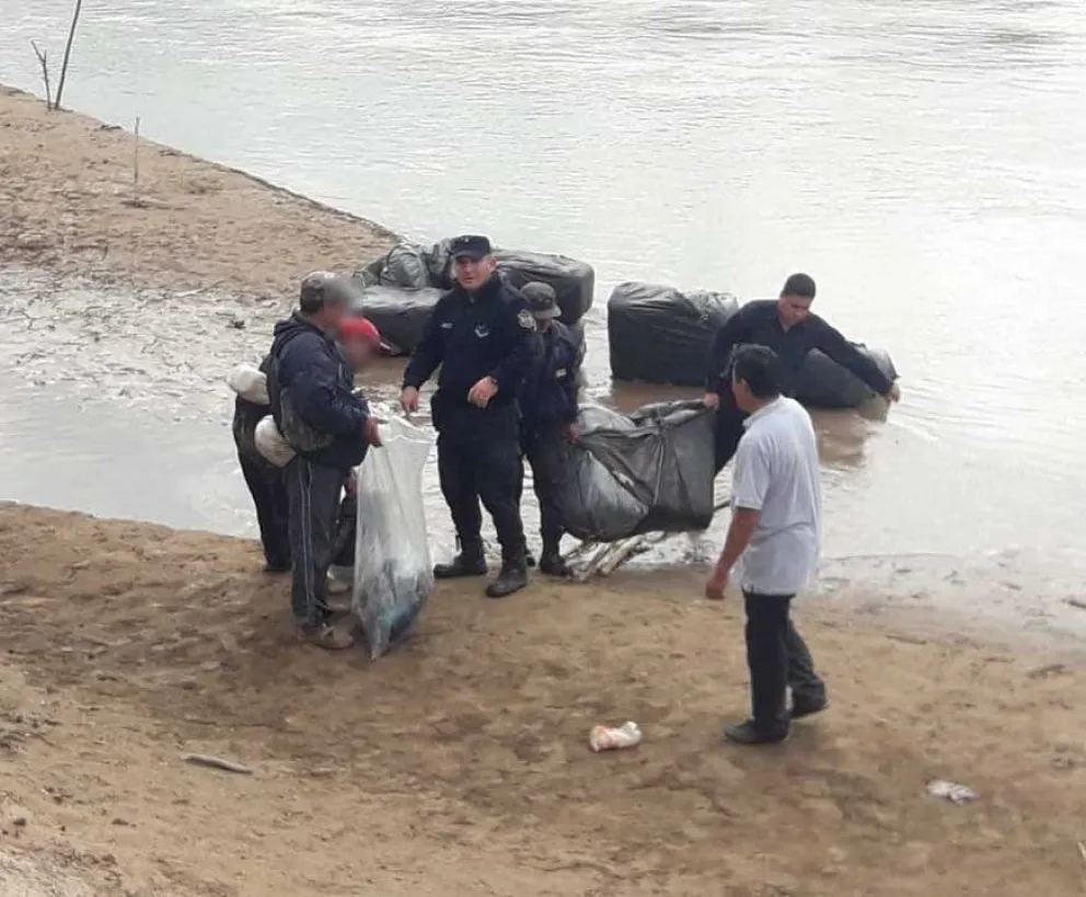 Orán: los "pescaron" con un arsenal ilegal porque actuaban como sospechosos. FOTOS