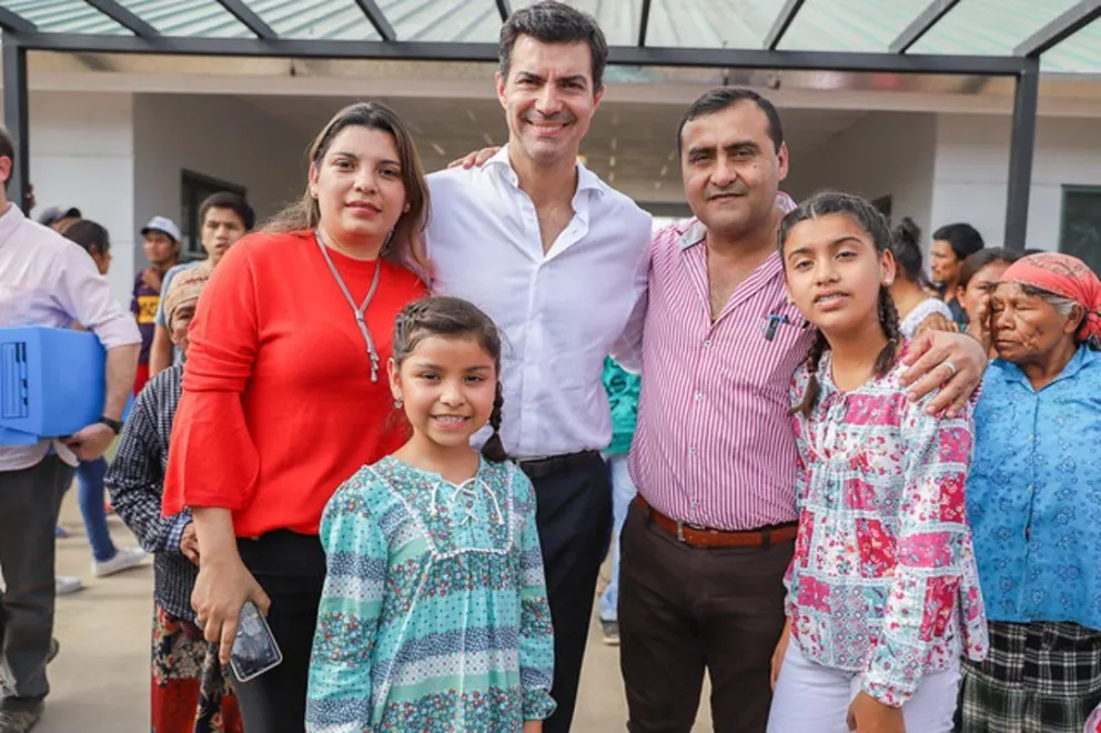 Juan Manuel Urtubey: 'Ahora cuentan con su casa, en donde van a ver crecer sus hijos"