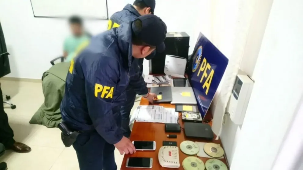 Detuvieron a un argentino que transmitía pornografía infantil en vivo