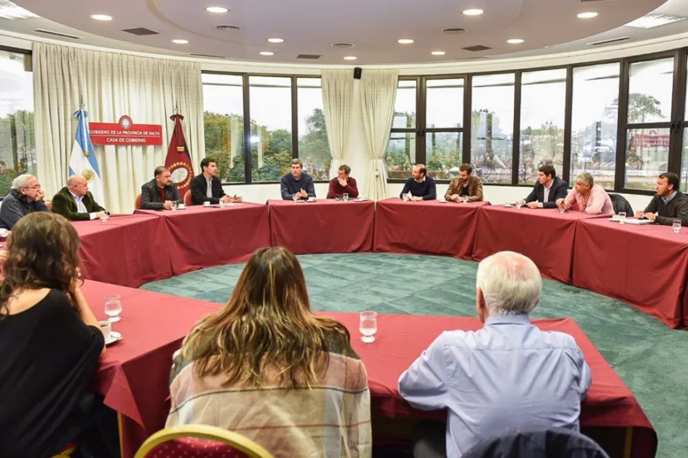 VIDEO. Juan Manuel Urtubey realizó hoy sábado una reunión de Gabinete