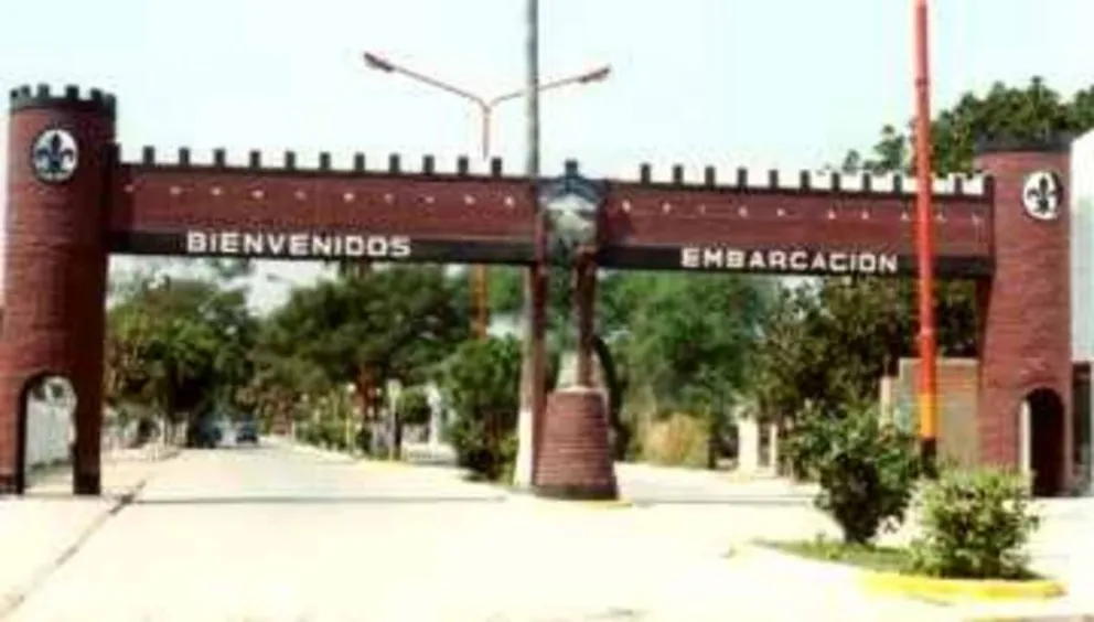 Propuestas indecentes en Embarcación: el alboroto del año